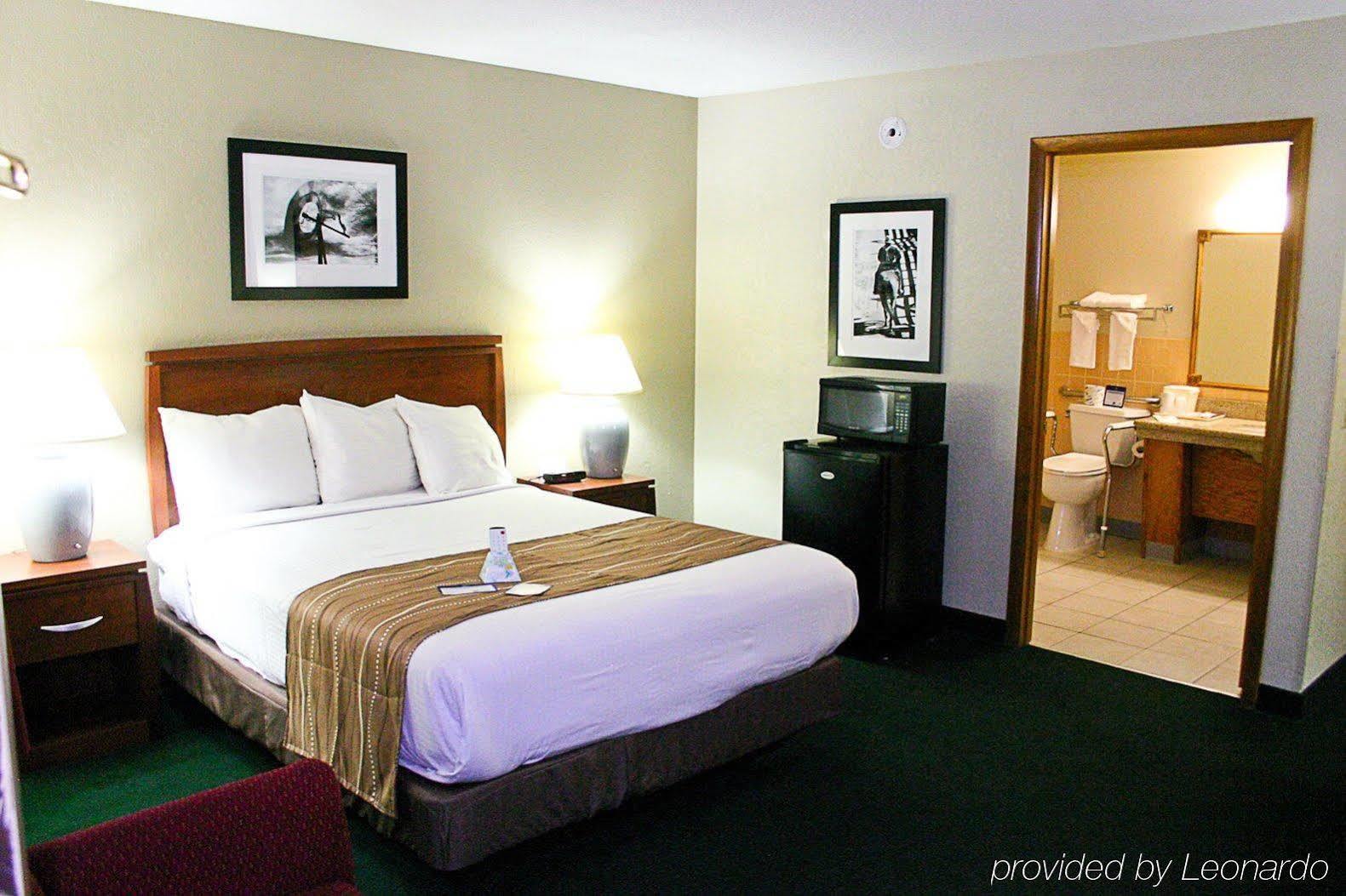 Best Western Hospitality House Emporia Habitación foto