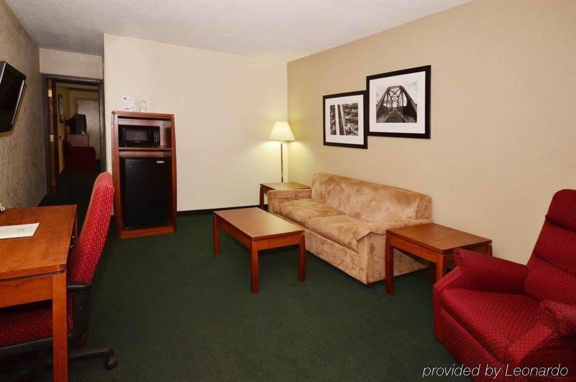 Best Western Hospitality House Emporia Habitación foto