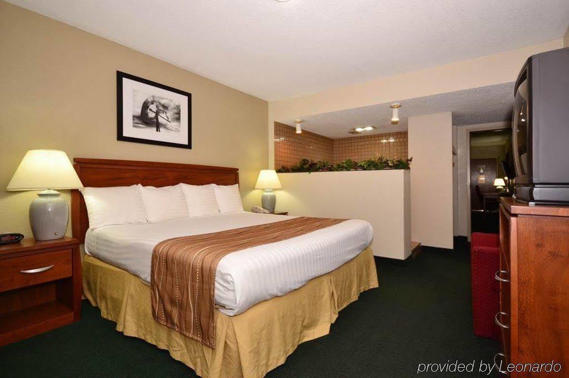 Best Western Hospitality House Emporia Habitación foto