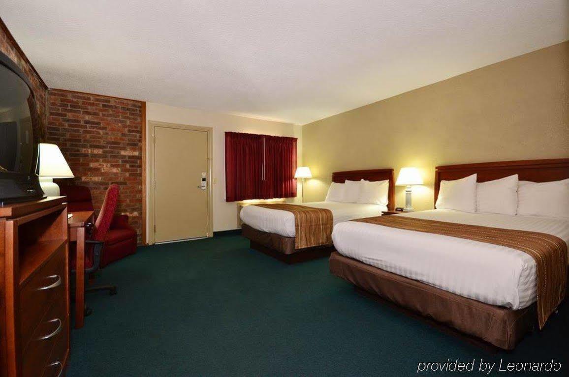 Best Western Hospitality House Emporia Habitación foto
